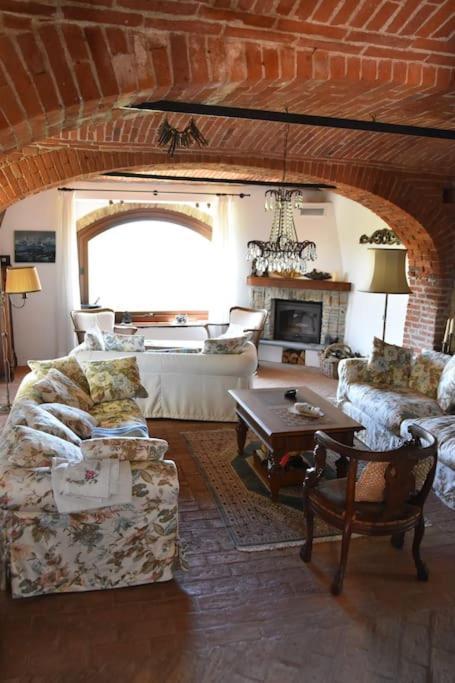 Rustico Im Piemont Mit Panorama Clavesana Exterior foto